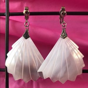 VINTAGE SEA SHELL EAR RINGS
